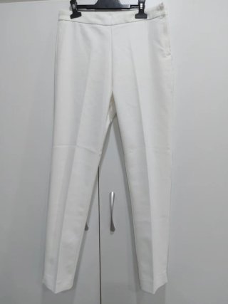 Pantalón pitillo blanco Stradivarius