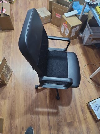 Silla de escritorio negra de ikea