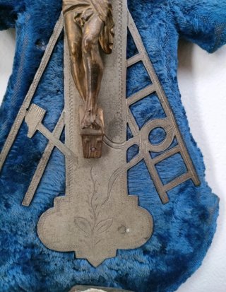 Antica acquasantiera sec. XIX con crocifisso