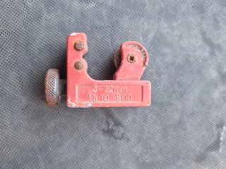 2 Cortatubos Rojos.