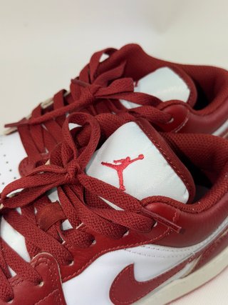 Jordan 1 Low SE Rojo (Talla 36)