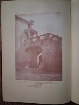 Excelente libro dedicado a las casas y jardines