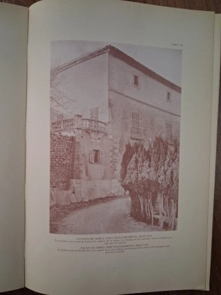 Excelente libro dedicado a las casas y jardines