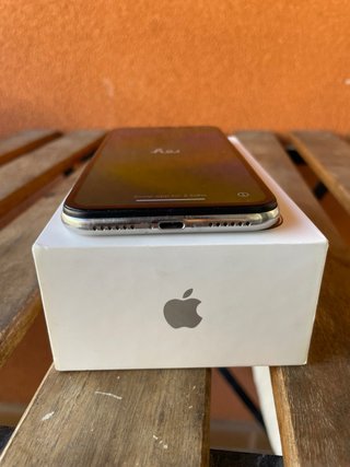 iPhone X 64GB en buen estado (batería a cambiar)
