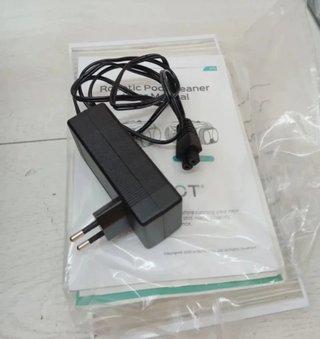 Robot Limpiafondos WYBOT C2 Vision AI