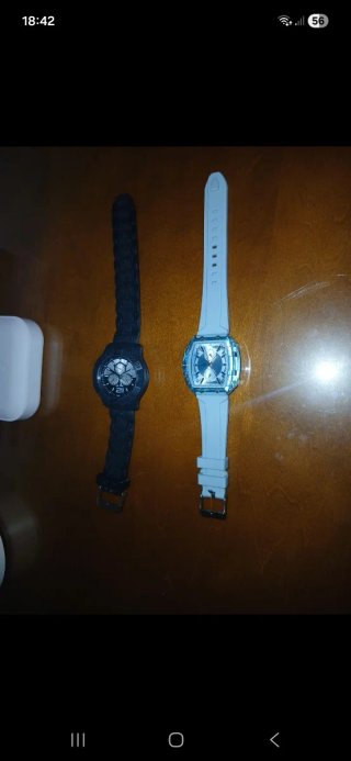 Relojes Negro y Azul