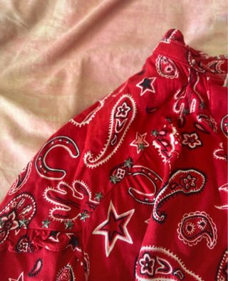 Blusa Naf Naf roja con estampado