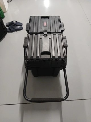 Cajón de herramientas con ruedas