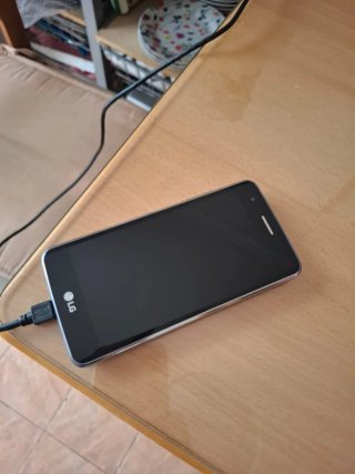 LG K8 2017 16GB Negro
