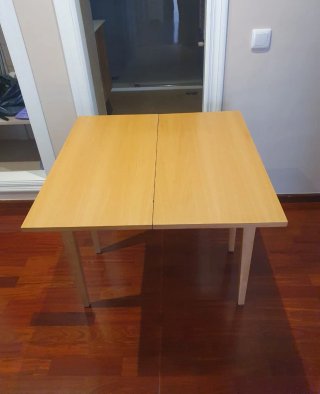 Mesa de cocina plegable de madera
