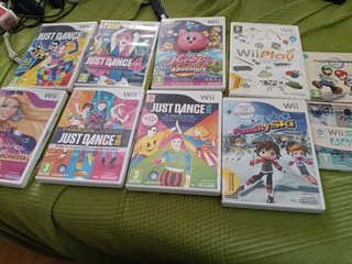 Nintendo Wii Negra + Mandos y Juegos