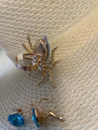 Anillo, araña de diseño y pendientes  fiesta Lujo