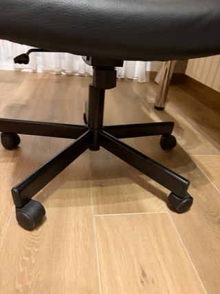 Silla de oficina negra