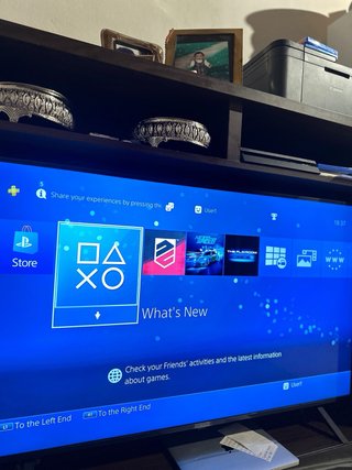 PS4 Slim 1TB + 2 Giochi + Control Nero