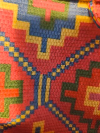 Bolso bombonera multicolor con borla