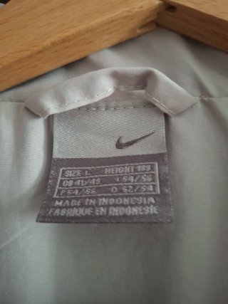 Chaqueta Nike Beige y Roja Talla L