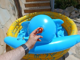Piscina infantil hinchable  con surtidor elefante,
