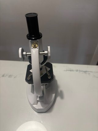 microscopio biológico nuevo