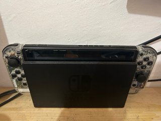 Nintendo Switch v1 + juegos + mandos