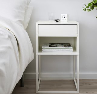 Mesita de noche blanca IKEA VIKHAMMER