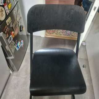 Taburetes de cocina madera y metal 15€ la unidad