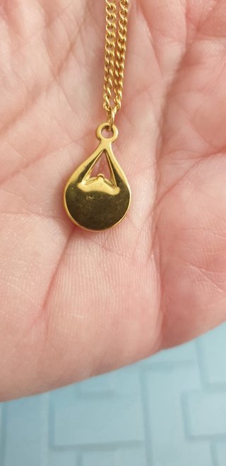 Collana con ciondolo placcata oro