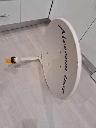 Antena parabólica con LNB