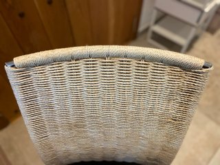 Silla de comedor con asiento de imitacion cuero