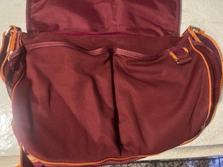 Bolso bandolera DKNY morado/rojo