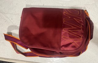 Bolso bandolera DKNY morado/rojo