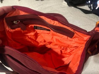 Bolso bandolera DKNY morado/rojo