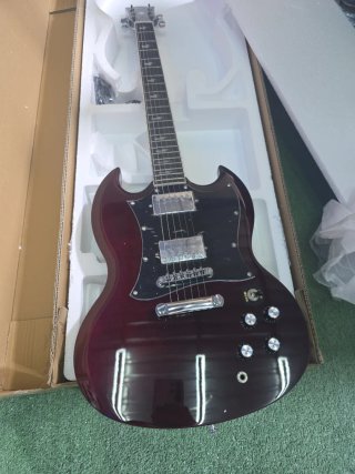 Guitarra Eléctrica Oscura