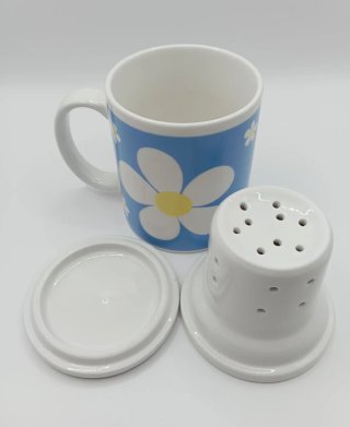 Tazza in porcellana con coperchio e infusore