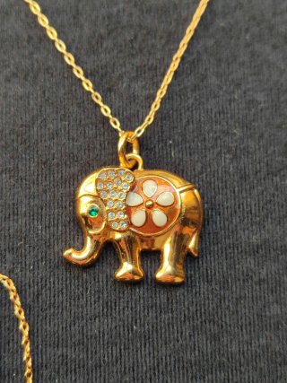 Conjunto collar elefante y pendientes