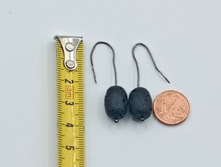 Pendientes artesanales de lava negra