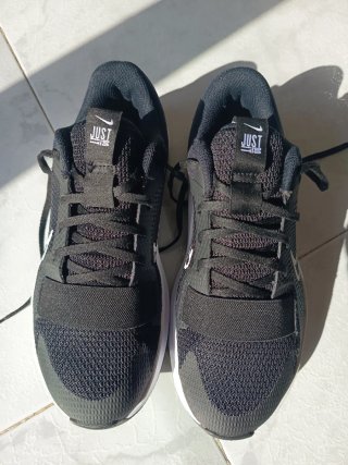 Zapatillas Nike Negras y Blancas