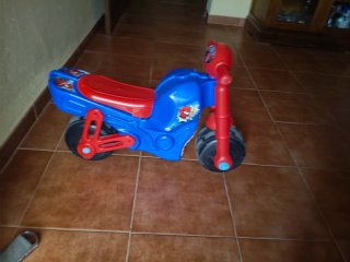 Moto Infantil Spiderman Azul y Roja