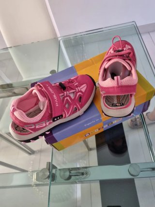 Sandali tipo canottiera Pablosky per bambina rosa
