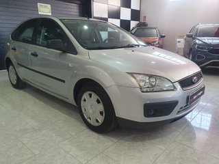 Ford Focus 1.6i, único propietario, aire acondici