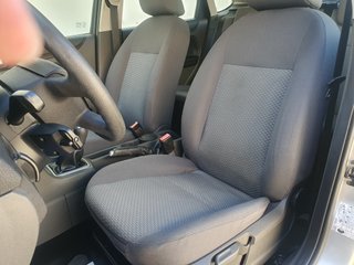 Ford Focus 1.6i, único propietario, aire acondici