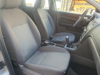 Ford Focus 1.6i, único propietario, aire acondici