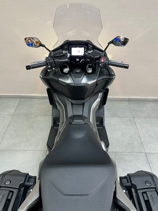 Honda Forza 750
