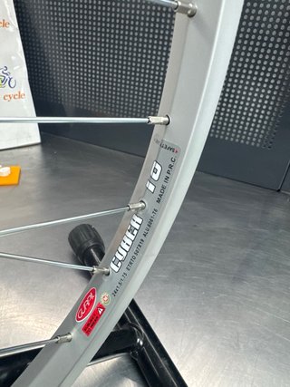 Rueda 24” delantera V-Brake Eje QR