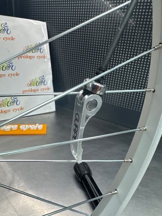 Rueda 24” delantera V-Brake Eje QR