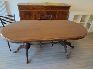 Tavolo da pranzo in legno massiccio