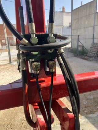 Pluma hidráulica para tractor