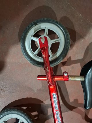 Correpasillos rojo para niños
