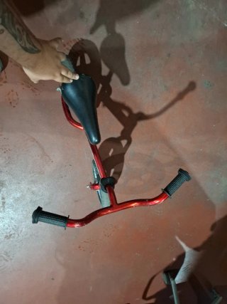 Correpasillos rojo para niños