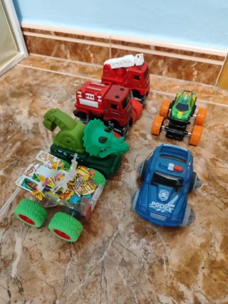 Lote 5 Coches estilo Monster Truck