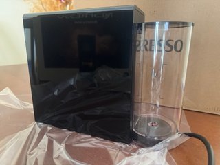Cafetera Nespresso Essenza Mini Negra